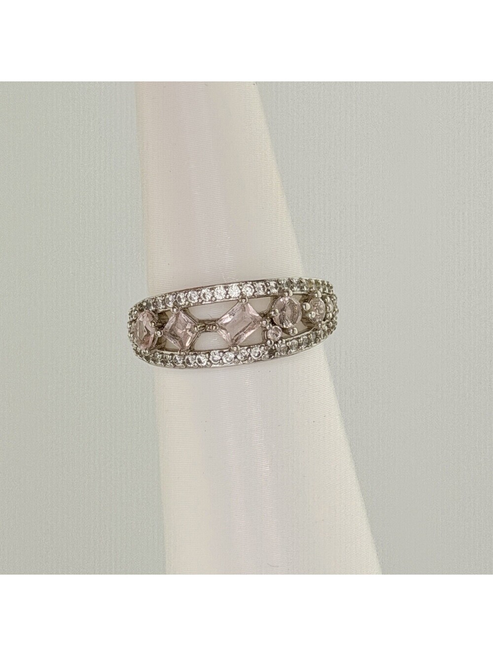 Bomb Party Sz 6 RBP7592 “The Lainey Ring” Morganite on Rhodium